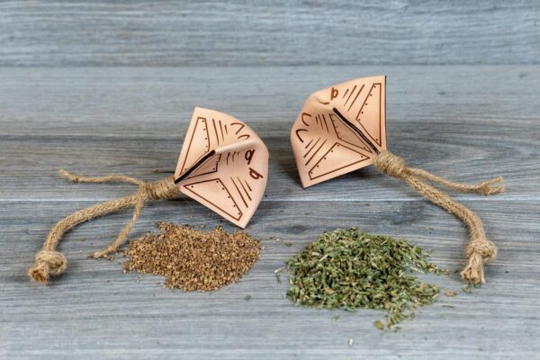 Catnip & Silvervine Stingray Toy