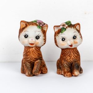 Big-Eyed Floral Kitten Shakers
